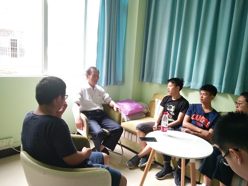 91成人视频
：学习先进模范，不忘入党初心.jpg